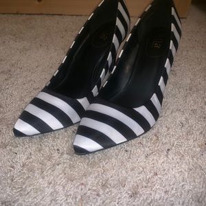 Black and white striped pointed heel
